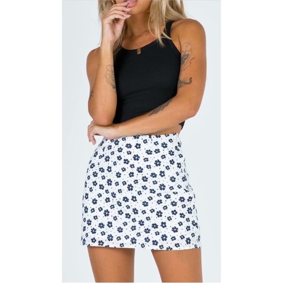 Princess Polly Maisy Hill Floral Mini Skirt Size 8 - Picture 1 of 7